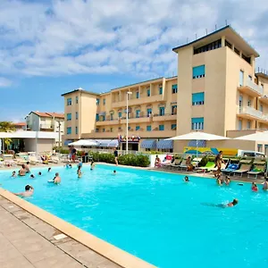 https://hotel-stella-marina-cecina.it-tuscanyhotel.com